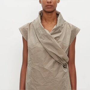 Retail $180 Kozan Adjustable collar top